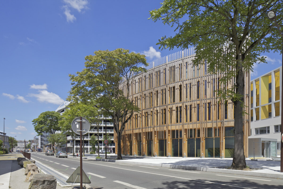 Atlanbois Bâtiment B - Nantes (44) I Bardage douglas BIME® I Ignipli® 3 plis massifs épicéa I Woodenha Industries