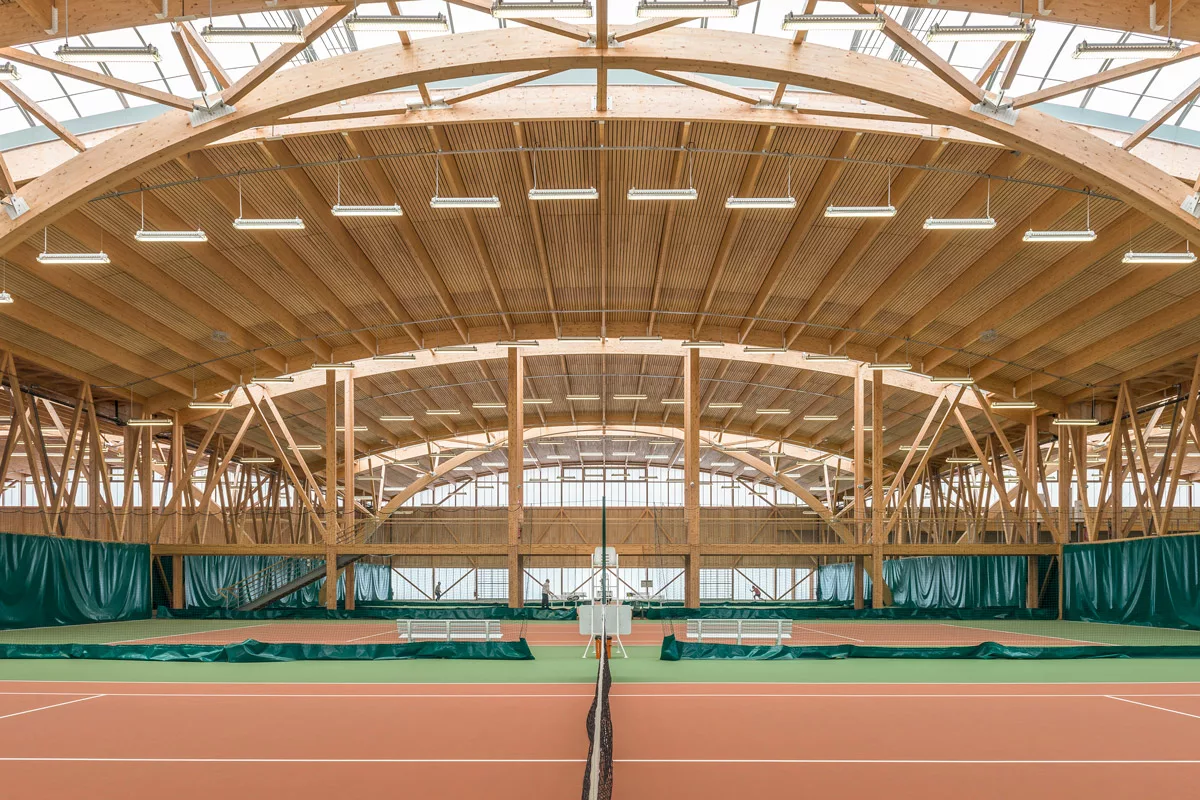 Complexe sportif Tennis Couverts - Grenoble I Volige en peuplier ignifugée en autoclave par Woodenha Industries