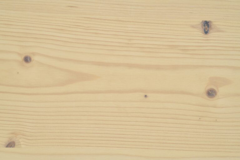 Ignipli® épicéa verni blanchi - Woodenha Industries