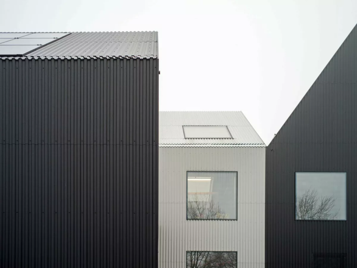 Façade zinc volige bois ignifugé