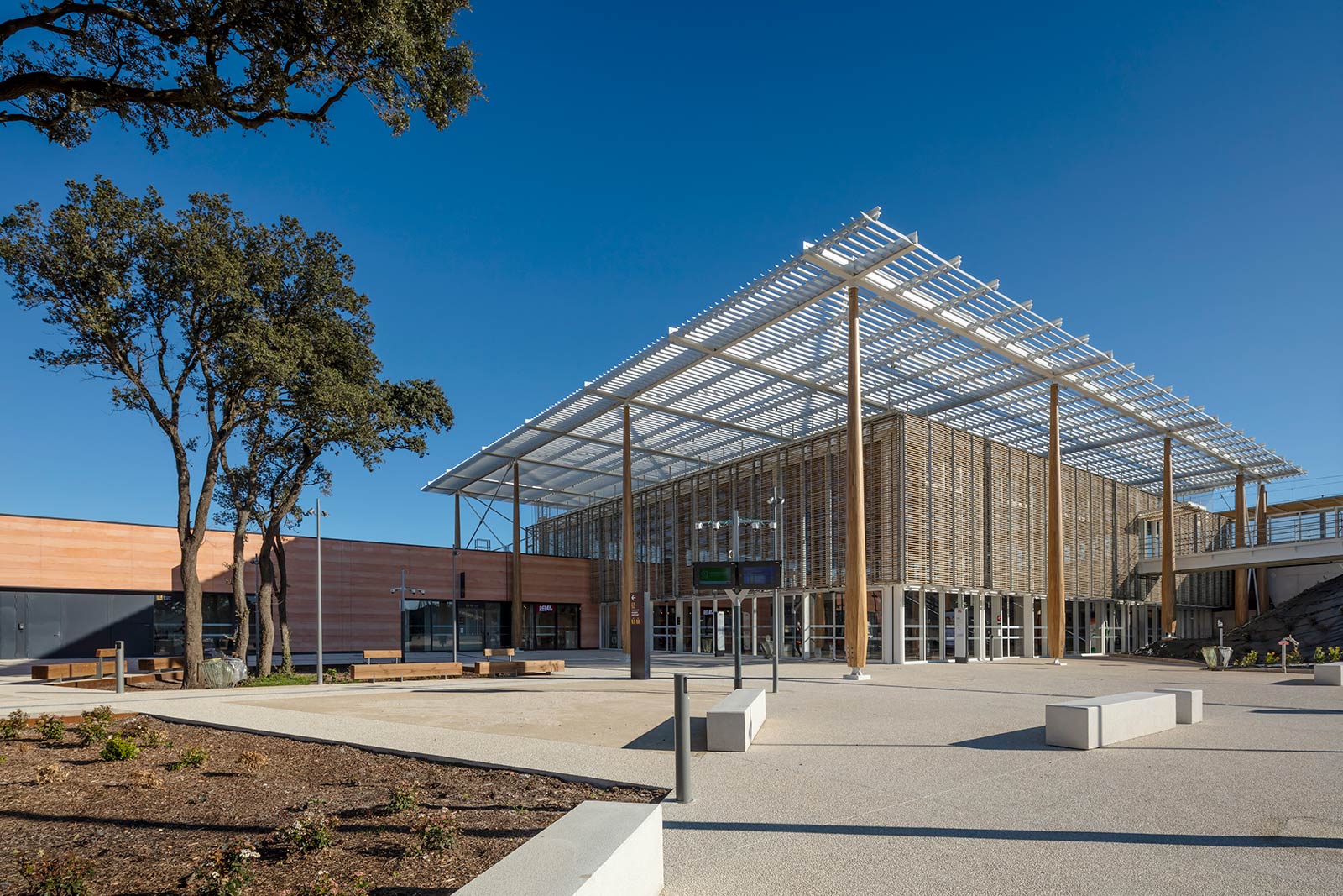 Read more about the article TGV Station – Nîmes