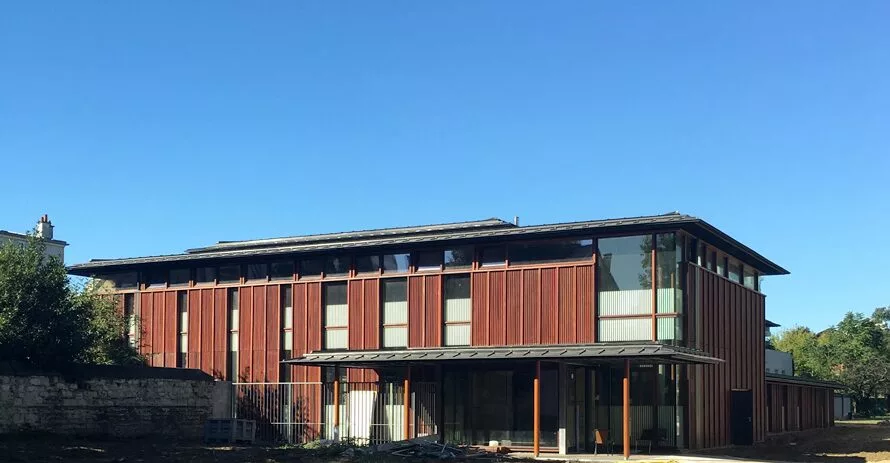 Bibliothèque Jeanne Chauvin Malakoff - Padouk - Woodenha Industries